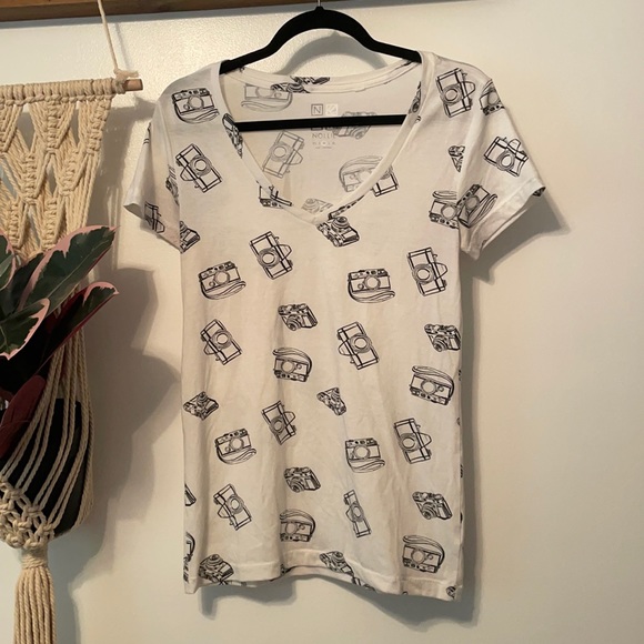 Nollie Camera Graphic v-neck Tee - Picture 1 of 7